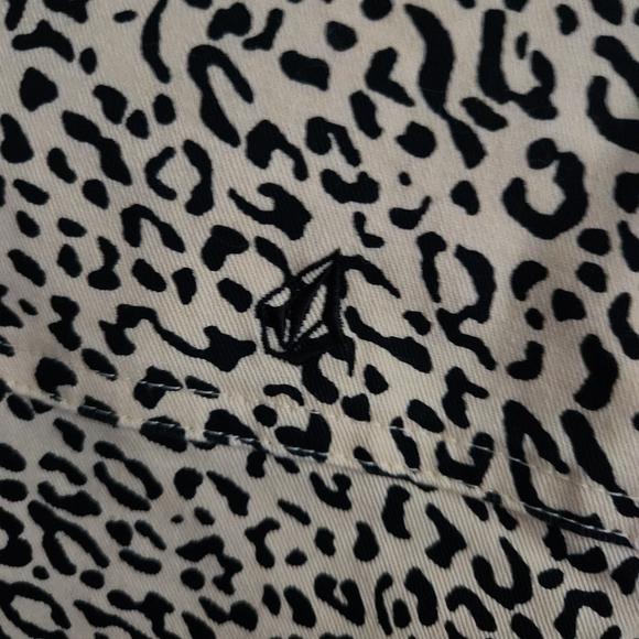 Volcom Yellow and Black Animal Print Jacket Size M NWOT - Picture 4 of 9